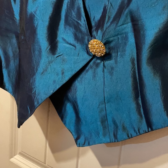 Fully lined teal formal top with accent button - Picture 2 of 4